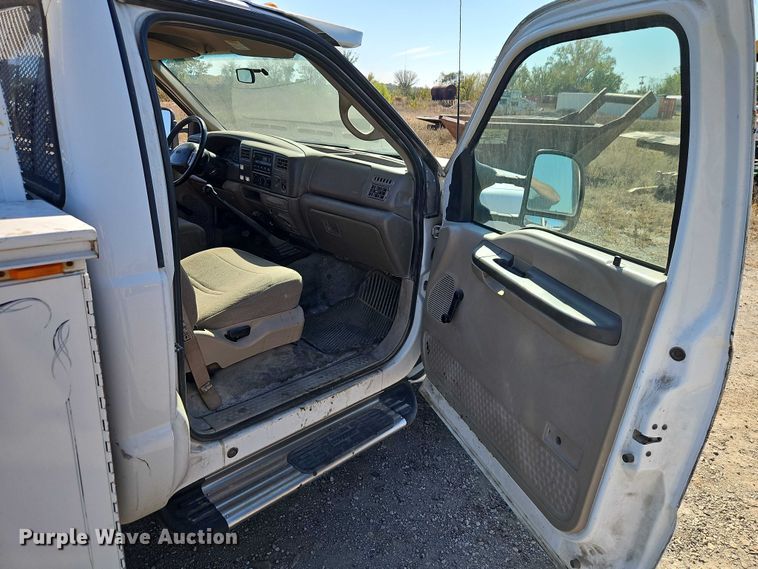 image for item EO4719 2001 Ford F450 Super Duty utility / service truck