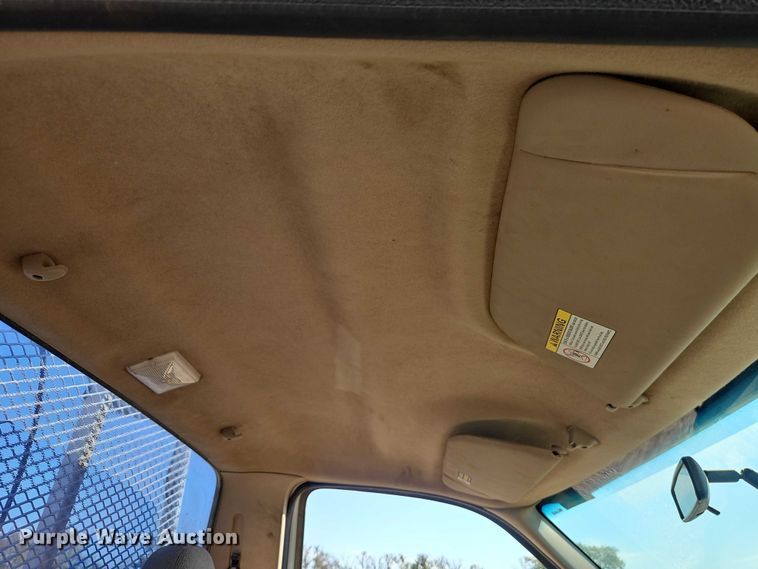 image for item EO4719 2001 Ford F450 Super Duty utility / service truck