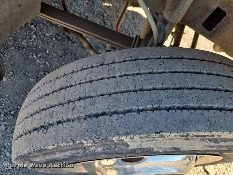 image for item EO4719 2001 Ford F450 Super Duty utility / service truck