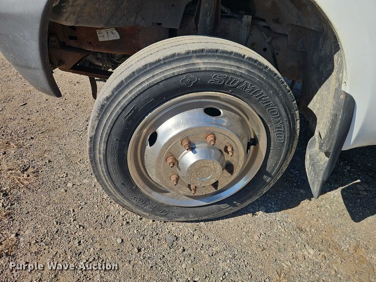 image for item EO4719 2001 Ford F450 Super Duty utility / service truck