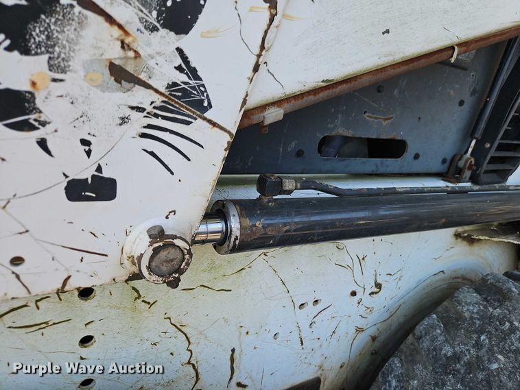 image for item EO4722 1994 Bobcat 853 skid steer loader