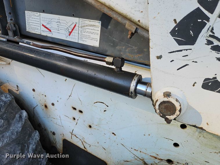 image for item EO4722 1994 Bobcat 853 skid steer loader