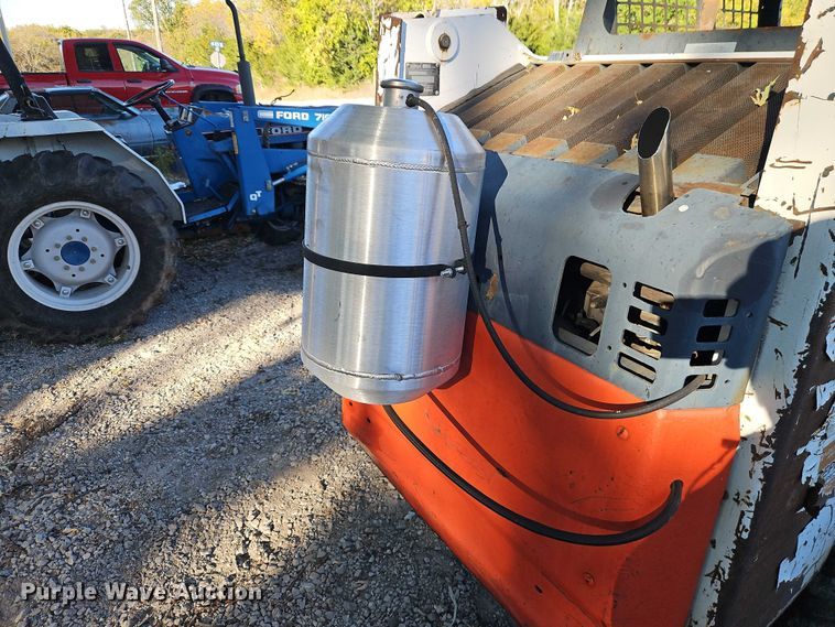 image for item EO4722 1994 Bobcat 853 skid steer loader