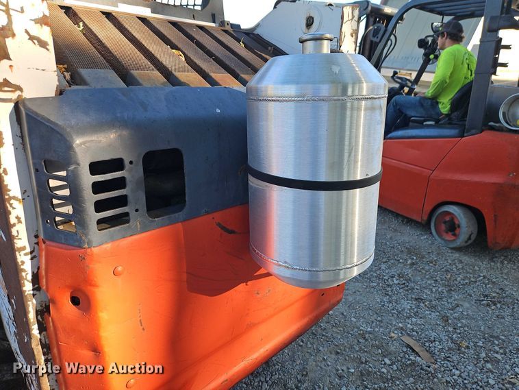 image for item EO4722 1994 Bobcat 853 skid steer loader