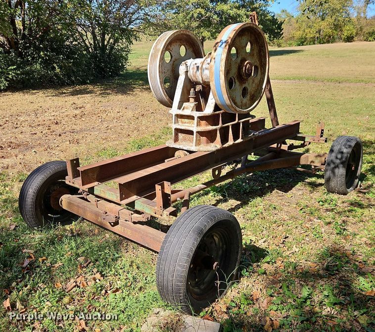 image for item EO4736 Deco 8x10 rock crusher