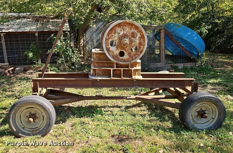 image for item EO4736 Deco 8x10 rock crusher