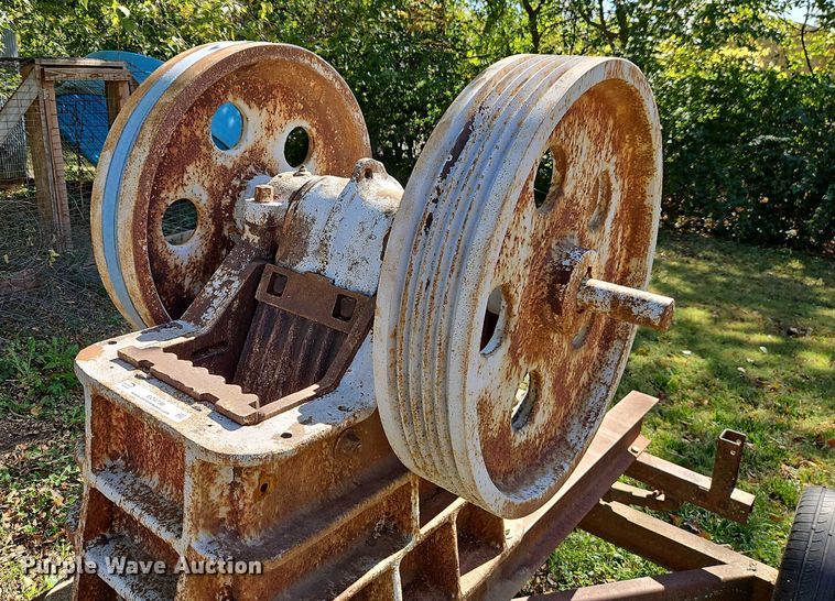 image for item EO4736 Deco 8x10 rock crusher