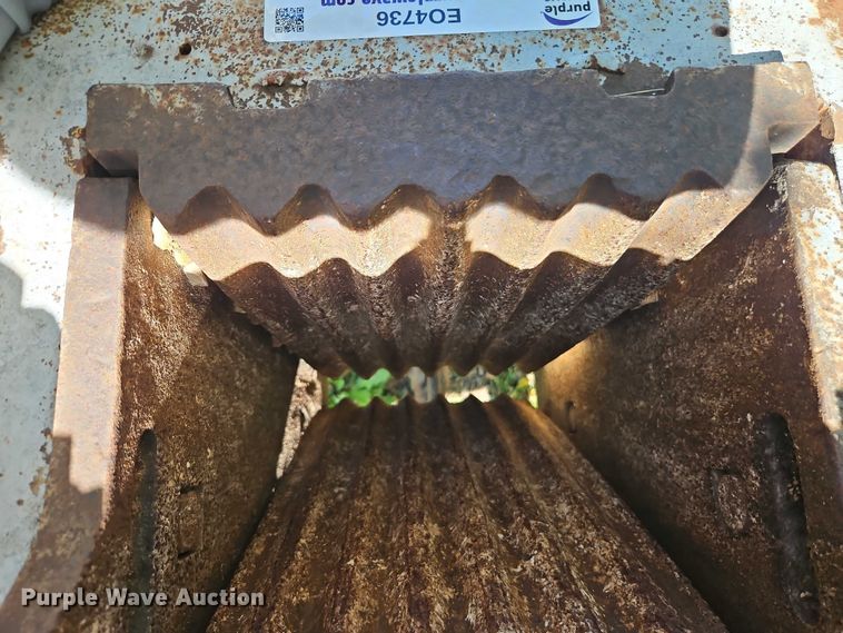 image for item EO4736 Deco 8x10 rock crusher