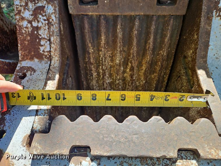 image for item EO4736 Deco 8x10 rock crusher