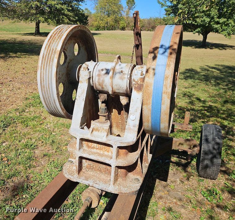 image for item EO4736 Deco 8x10 rock crusher