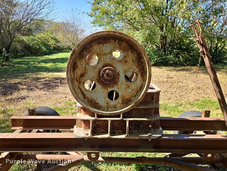 image for item EO4736 Deco 8x10 rock crusher