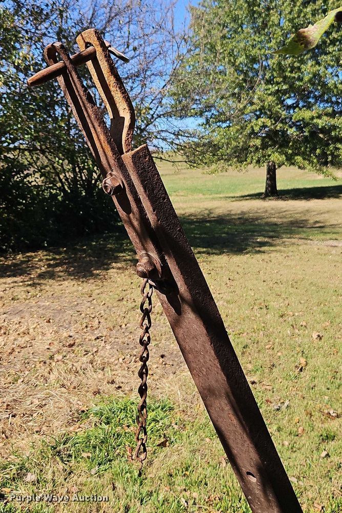 image for item EO4736 Deco 8x10 rock crusher