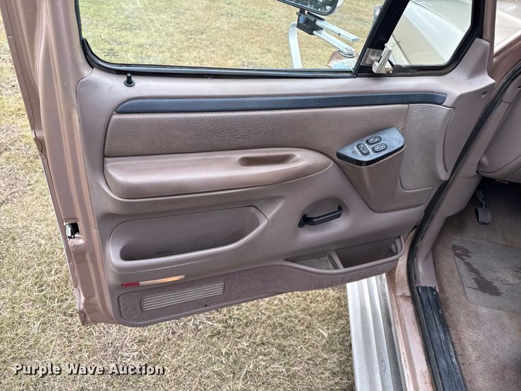 image for item EP0718 1997 Ford F250 SuperCab pickup truck