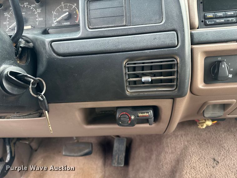 image for item EP0718 1997 Ford F250 SuperCab pickup truck