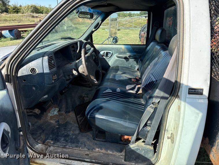 image for item EP0726 1996 Chevrolet C3500 winch truck