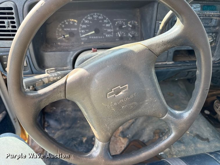 image for item EP0726 1996 Chevrolet C3500 winch truck