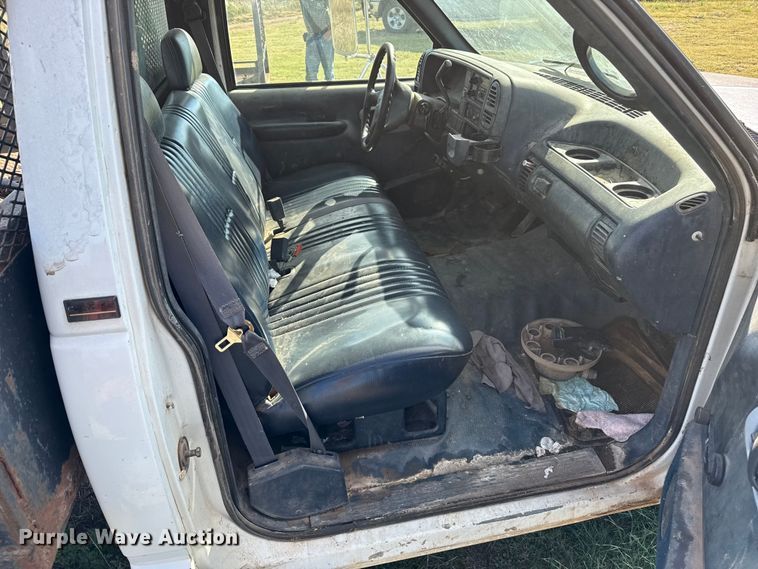 image for item EP0726 1996 Chevrolet C3500 winch truck