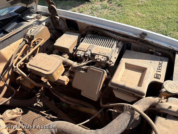 image for item EP0726 1996 Chevrolet C3500 winch truck