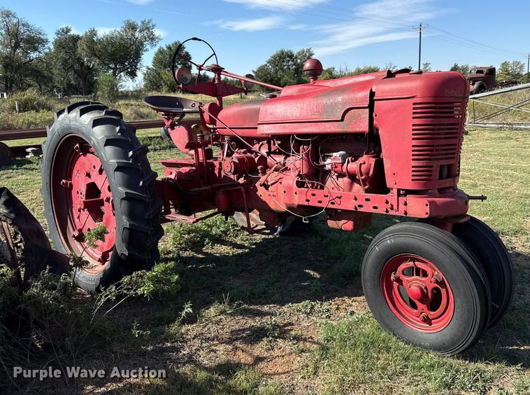 image for item EP0728 1942 International Harvester H tractor