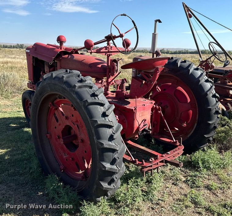 image for item EP0728 1942 International Harvester H tractor