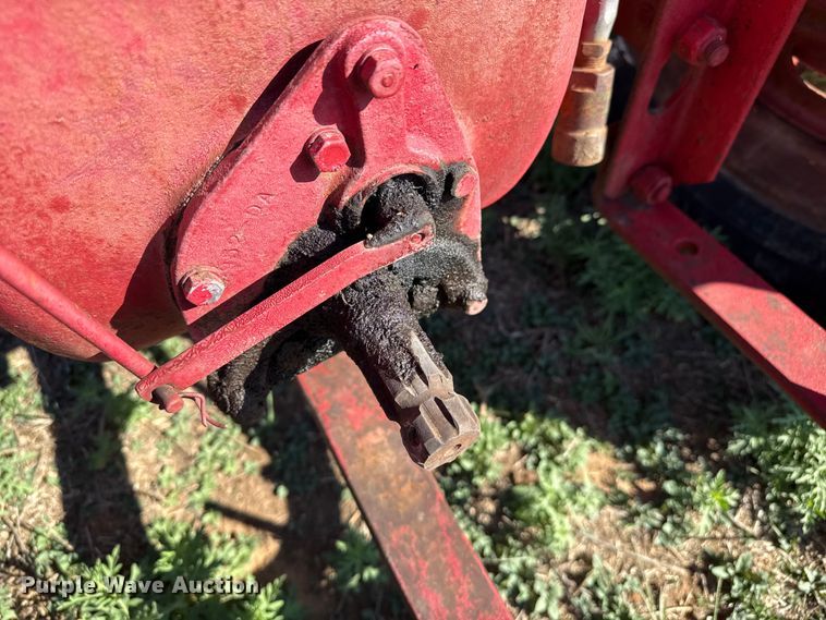 image for item EP0728 1942 International Harvester H tractor