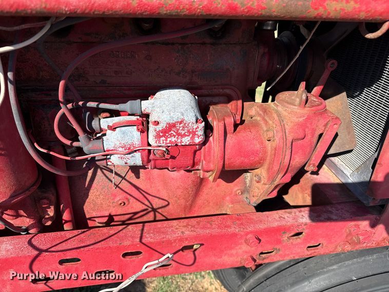 image for item EP0728 1942 International Harvester H tractor