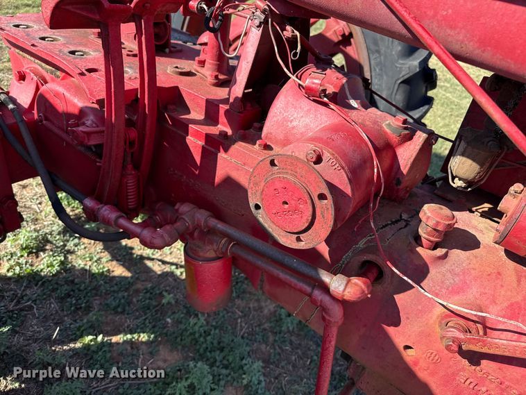 image for item EP0728 1942 International Harvester H tractor