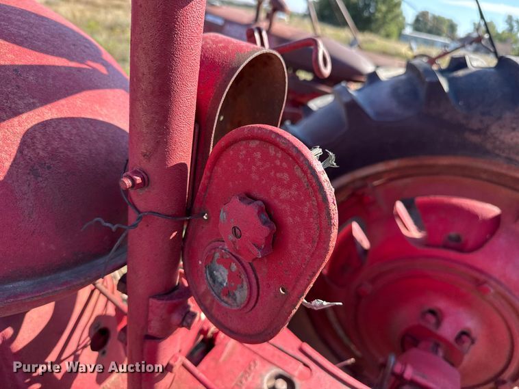 image for item EP0728 1942 International Harvester H tractor