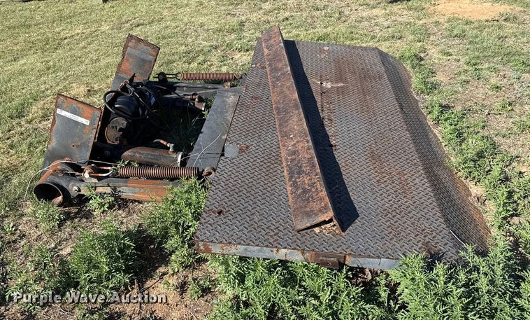 image for item EP0729 Theiman WT 2030 end gate lift