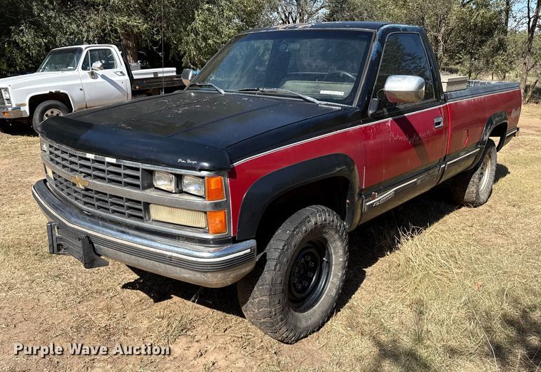 image for item EP0731 1989 Chevrolet K2500 pickup truck