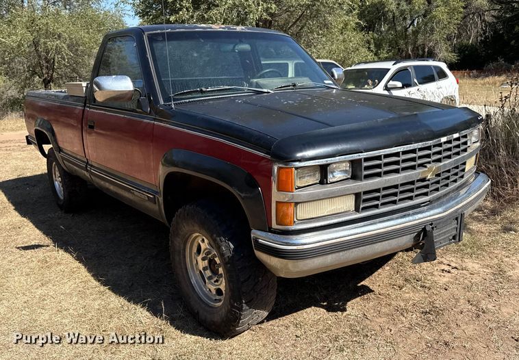 image for item EP0731 1989 Chevrolet K2500 pickup truck