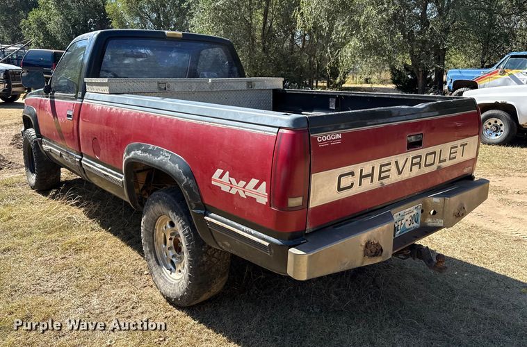 image for item EP0731 1989 Chevrolet K2500 pickup truck