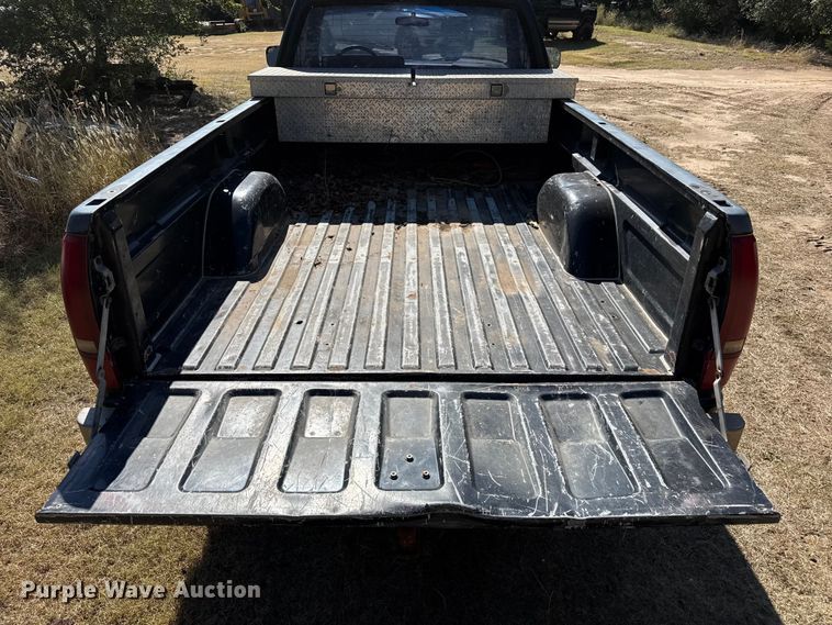 image for item EP0731 1989 Chevrolet K2500 pickup truck