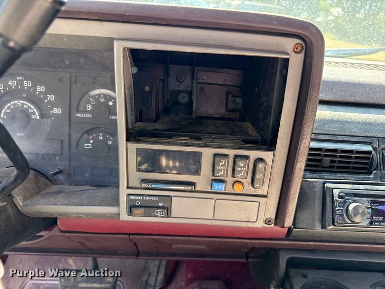 image for item EP0731 1989 Chevrolet K2500 pickup truck