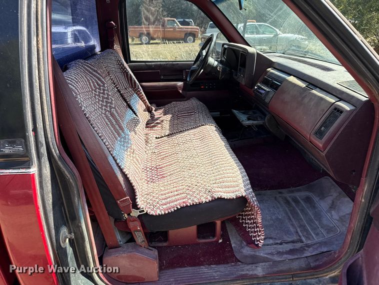 image for item EP0731 1989 Chevrolet K2500 pickup truck