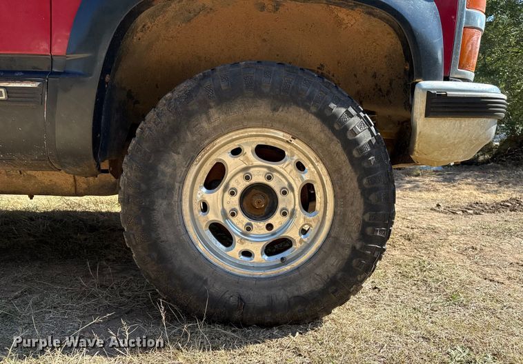 image for item EP0731 1989 Chevrolet K2500 pickup truck