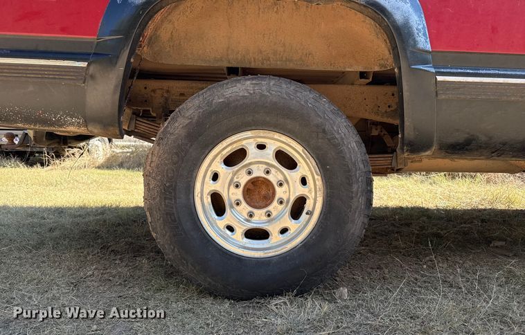 image for item EP0731 1989 Chevrolet K2500 pickup truck