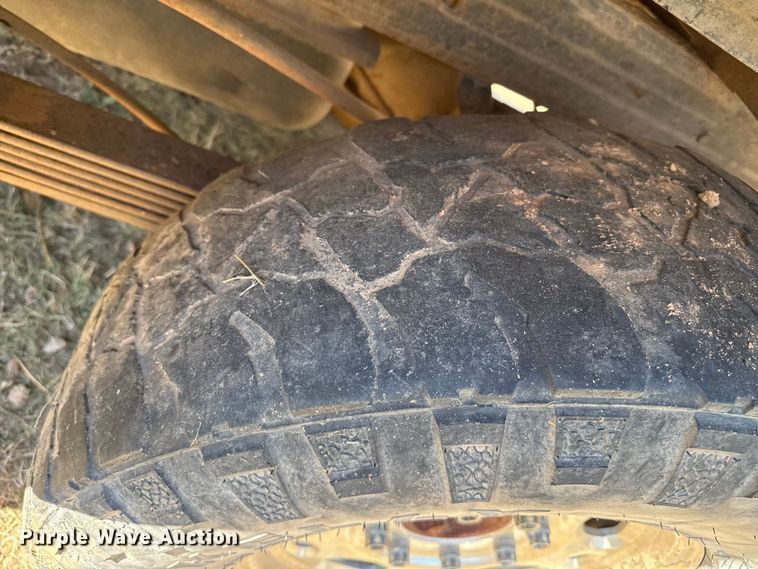 image for item EP0731 1989 Chevrolet K2500 pickup truck