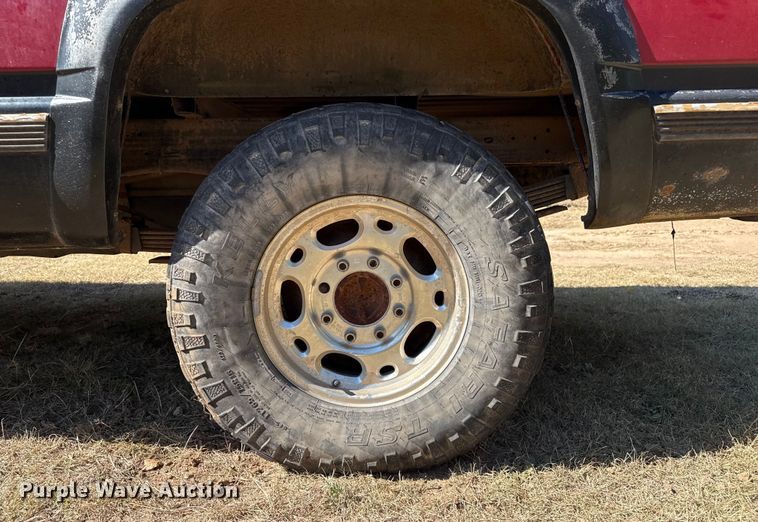 image for item EP0731 1989 Chevrolet K2500 pickup truck