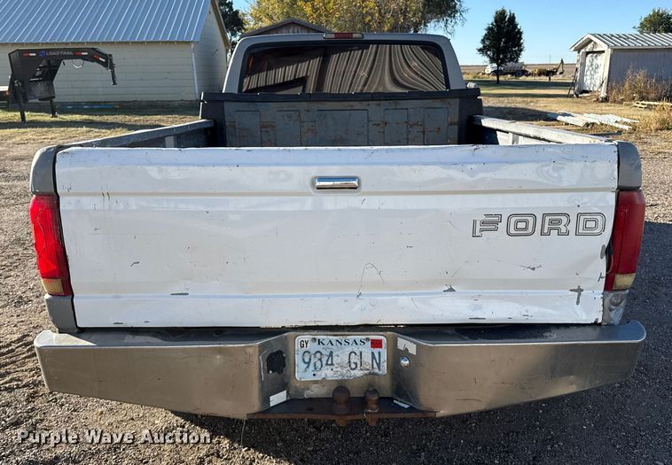 image for item EP0746 1995 Ford F350 Crew Cab pickup truck