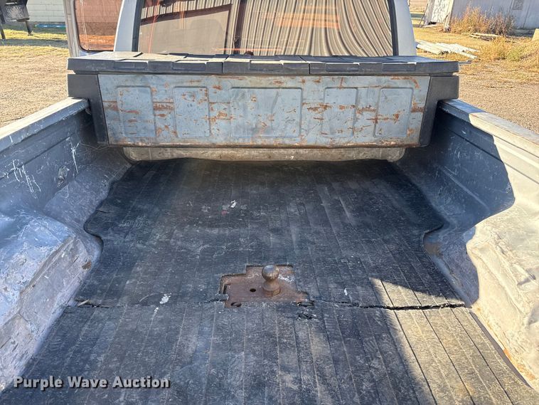 image for item EP0746 1995 Ford F350 Crew Cab pickup truck