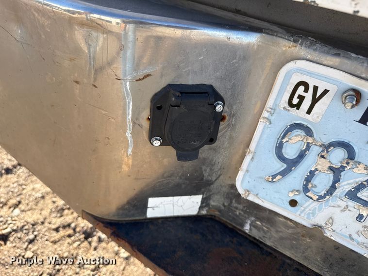 image for item EP0746 1995 Ford F350 Crew Cab pickup truck