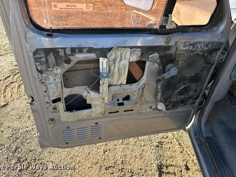 image for item EP0746 1995 Ford F350 Crew Cab pickup truck