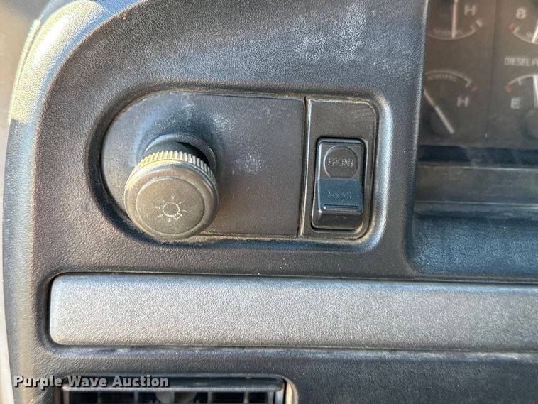 image for item EP0746 1995 Ford F350 Crew Cab pickup truck