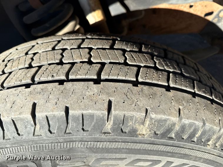 image for item EP0746 1995 Ford F350 Crew Cab pickup truck