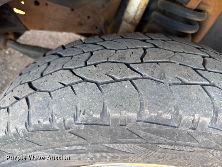 image for item EP0746 1995 Ford F350 Crew Cab pickup truck