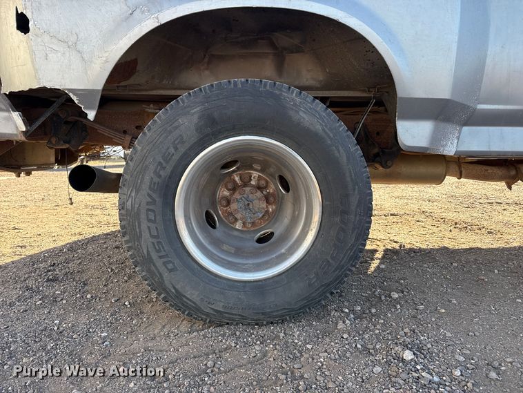 image for item EP0746 1995 Ford F350 Crew Cab pickup truck