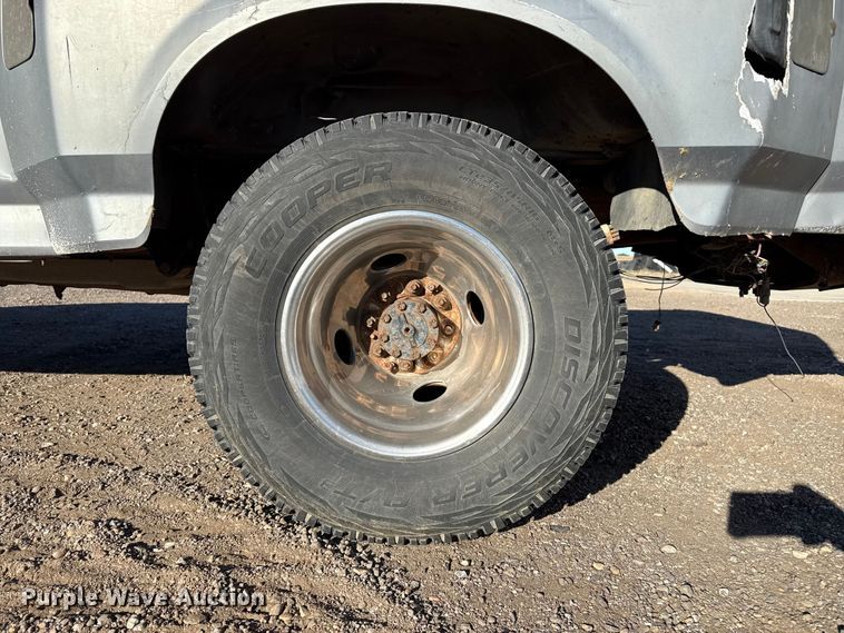 image for item EP0746 1995 Ford F350 Crew Cab pickup truck