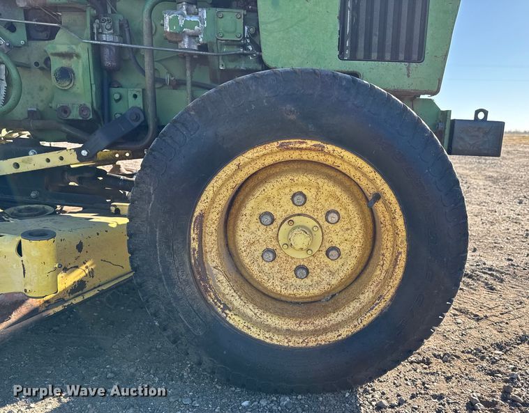 image for item EP0748 John Deere 750 tractor