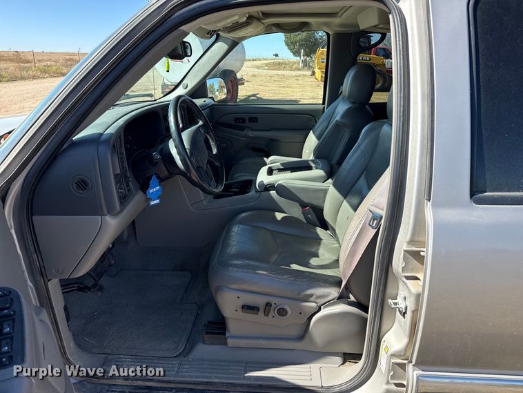 image for item EP0756 2004 GMC Yukon SUV